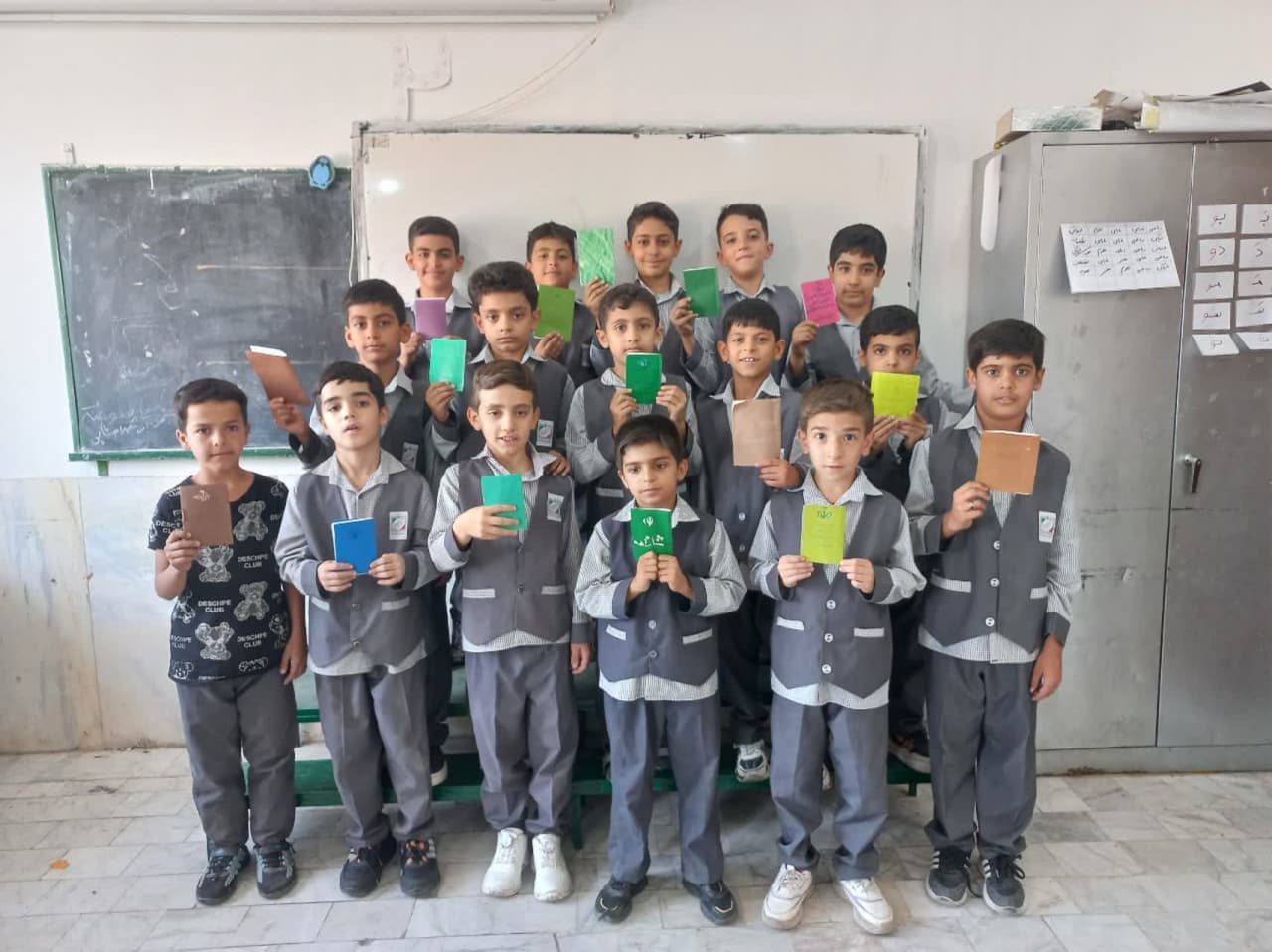 شناسنامه طراحی ذانش اموزان